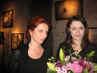  Алиса Хазанова и Лена Уланцева на фотовыставке в Музее архитектуры